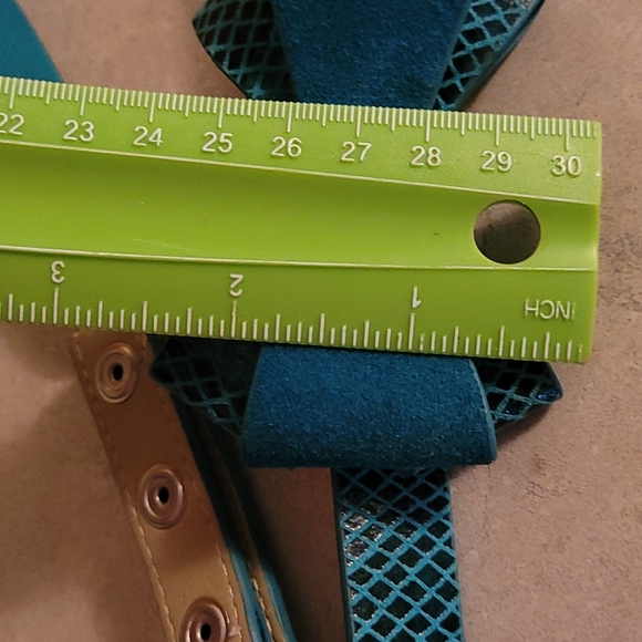 Free with any bundle! Adorable! White house/black market teal/green bow belt - Picture 13 of 13